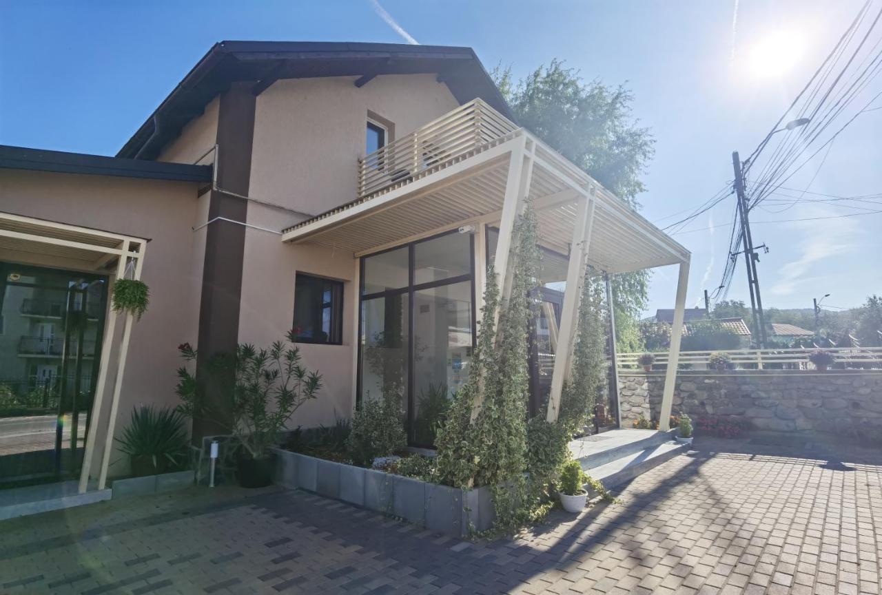 Pensiunea Prestige House Curtea de Argeş Eksteriør bilde