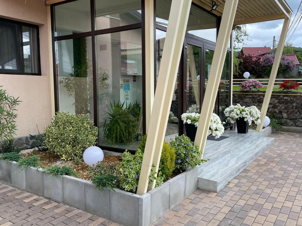 Pensiunea Prestige House Curtea de Argeş Eksteriør bilde
